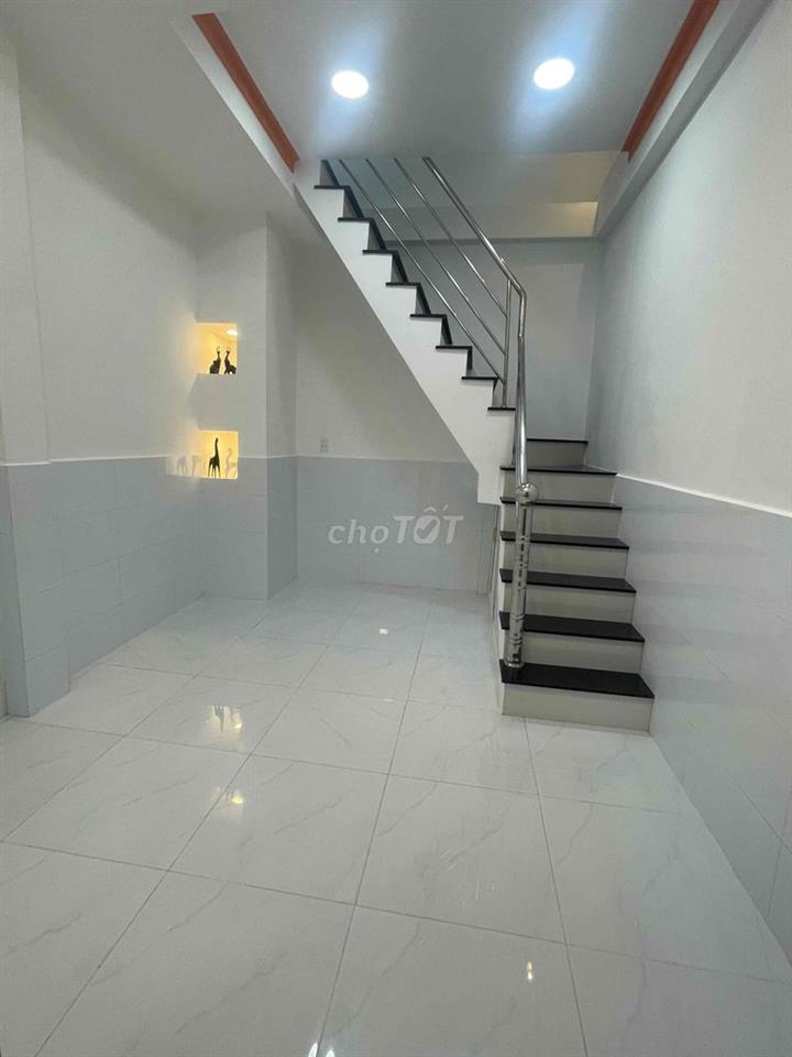 Bán nhà giá rẻ ngay chùa Pháp Bửu giá 1ty790 2 lầu