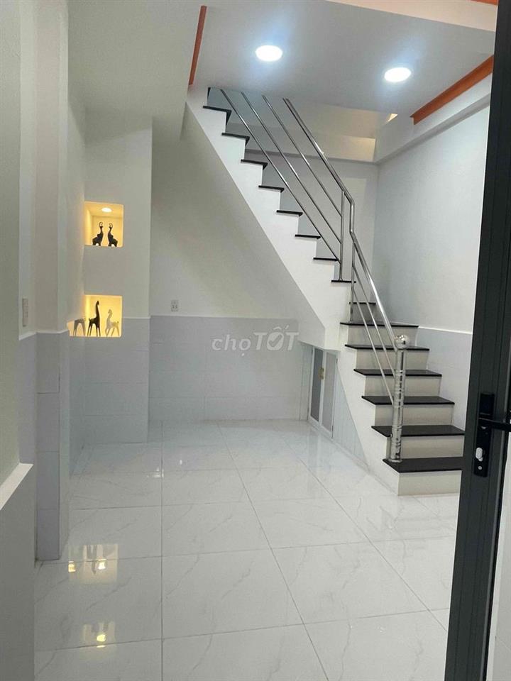 Bán nhà giá rẻ ngay chùa Pháp Bửu giá 1ty790 2 lầu