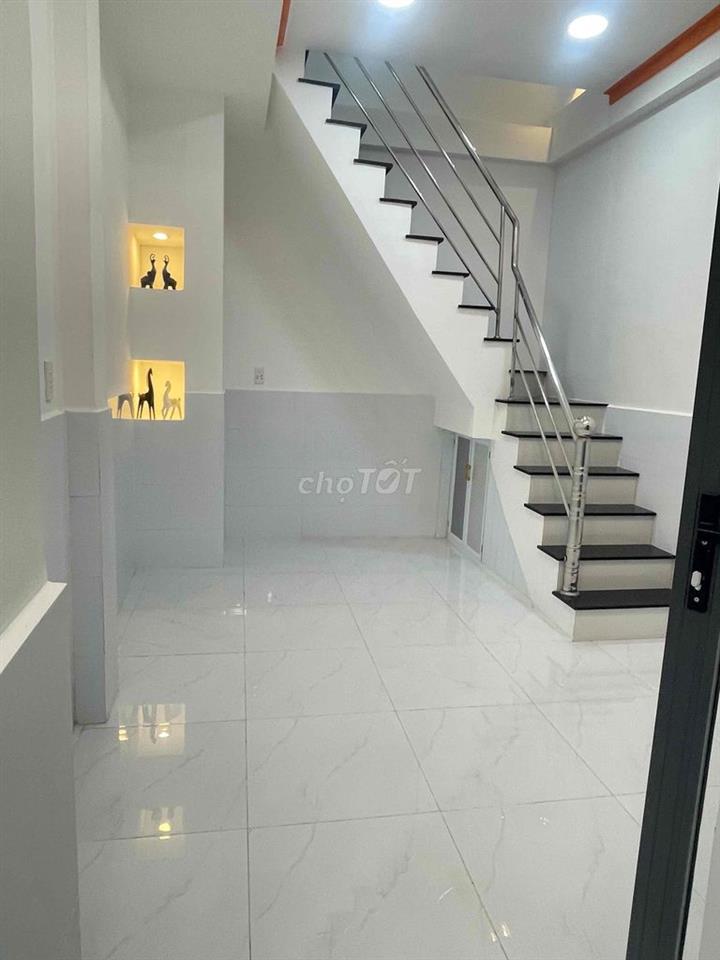 Bán nhà giá rẻ ngay chùa Pháp Bửu giá 1ty790 2 lầu
