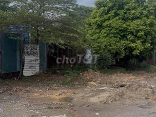Cho thuê bãi đất trống 250m mặt đường Nguyễn Đình Tứ gần ĐH Mỏ,...