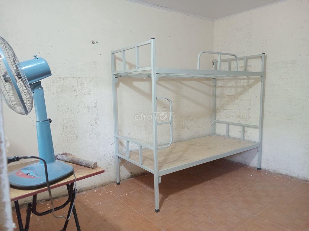 Phòng trọ riêng biệt có sân vườn