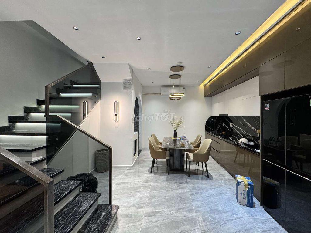 cho thuê nhà đẹp trung tâm, gần cầu Trần Thị Lý