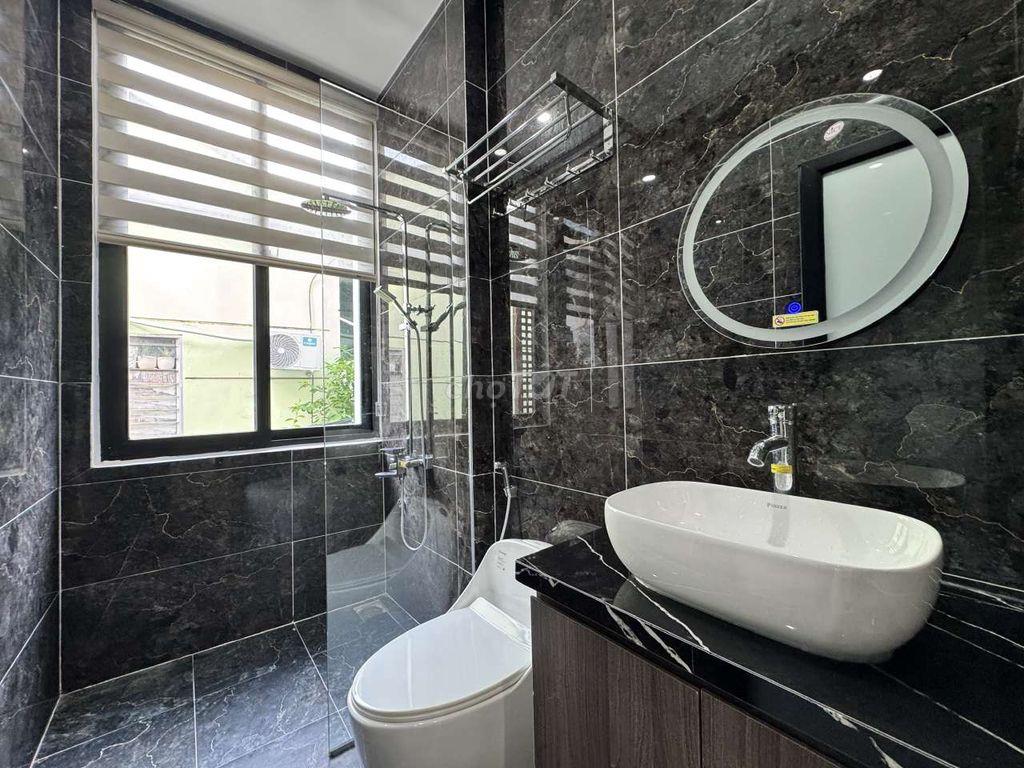 cho thuê nhà đẹp trung tâm, gần cầu Trần Thị Lý
