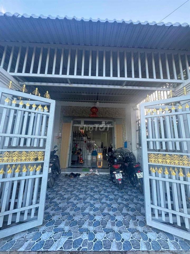 chính chủ bán nhà cần giuộc nhà nở hậu diện tích 140 ( còn tl )