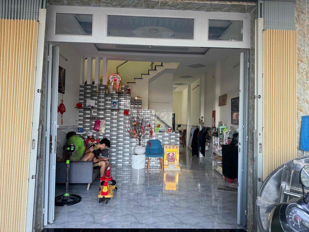 chính chủ bán nhà cần giuộc nhà nở hậu diện tích 140 ( còn tl )