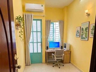 Trống 2 phòng 489 Huỳnh Văn Bánh, Phú Nhuận