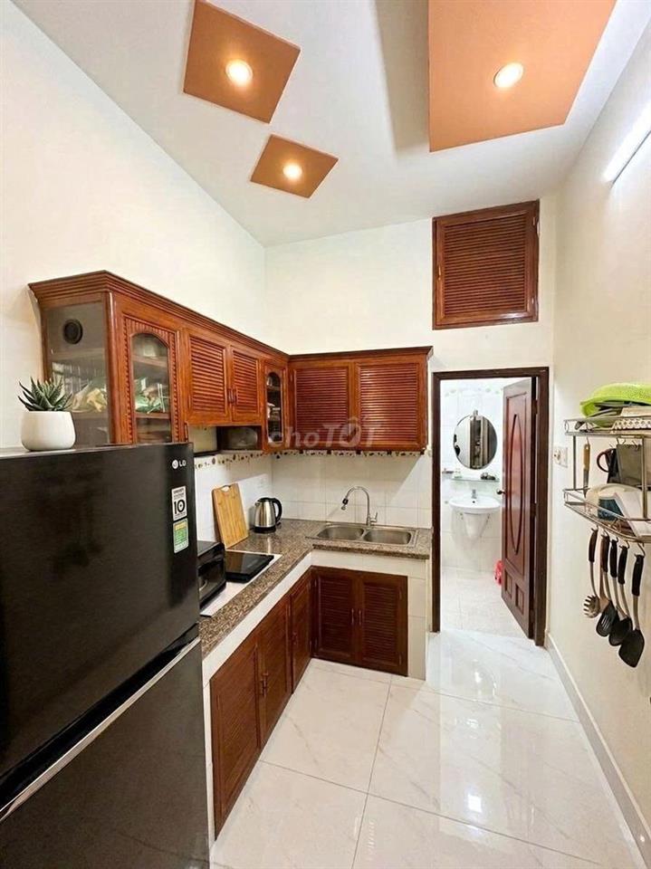Trống 2 phòng 489 Huỳnh Văn Bánh, Phú Nhuận