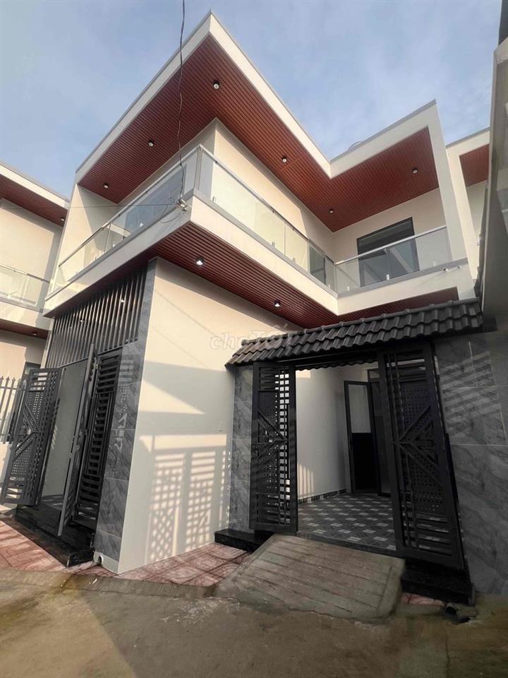 nhà mới xây rộng rãi thoải mái không khí mát lành đậm đà chất quê hươn