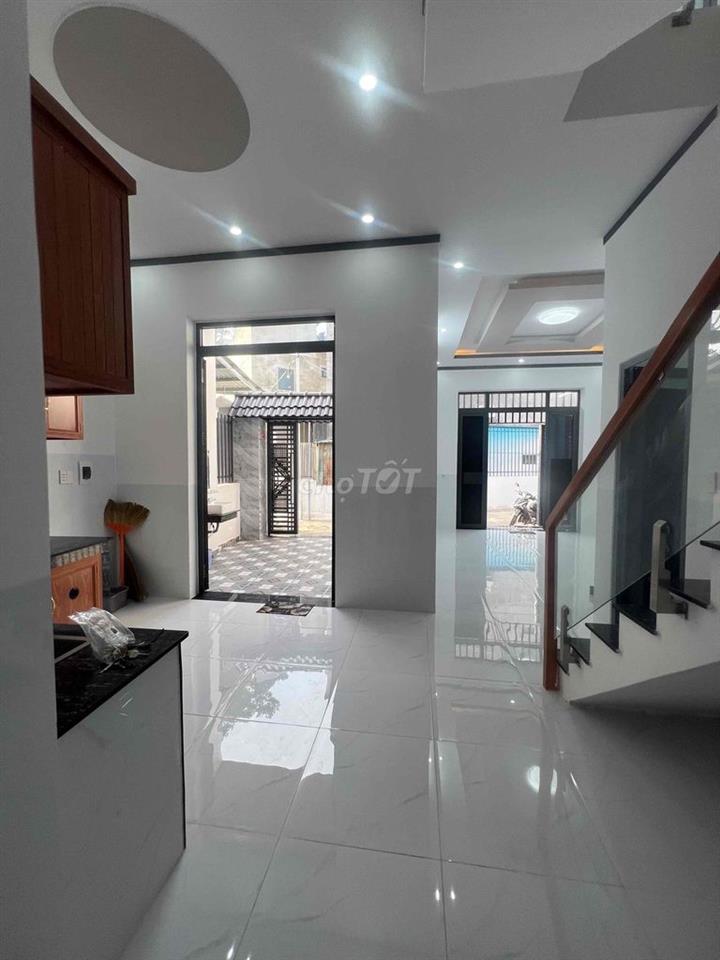 nhà mới xây rộng rãi thoải mái không khí mát lành đậm đà chất quê hươn