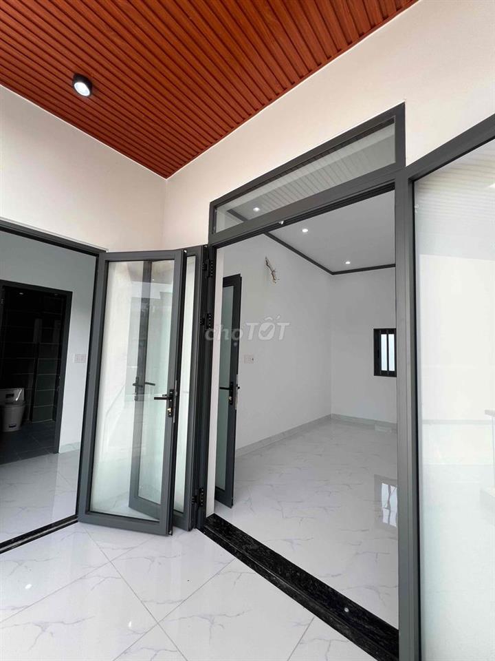 nhà mới xây rộng rãi thoải mái không khí mát lành đậm đà chất quê hươn