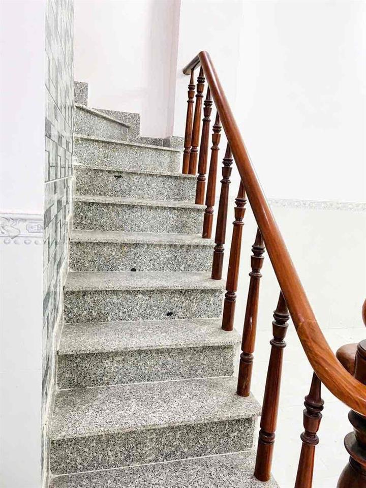 Cho thuê NC 4PN,3WC,1PK, 1 Bếp - P15, Q.8 (P.Phú Định)