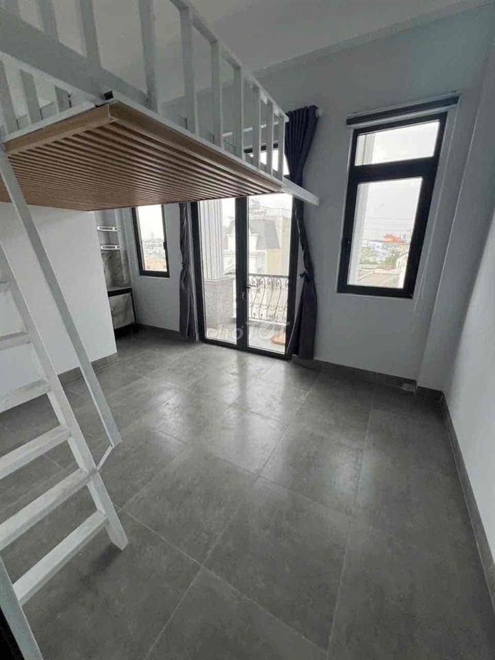 PHÒNG GÁC CÓ BAN CÔNG - GẦN CHỢ THỦ ĐỨC