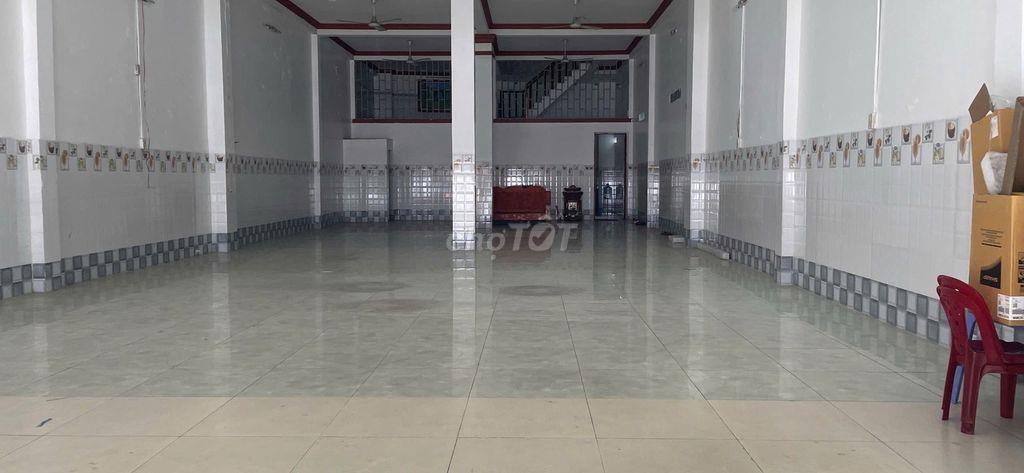 Cho thuê MB kinh doanh 8x 25m, giá 18tr/ tháng