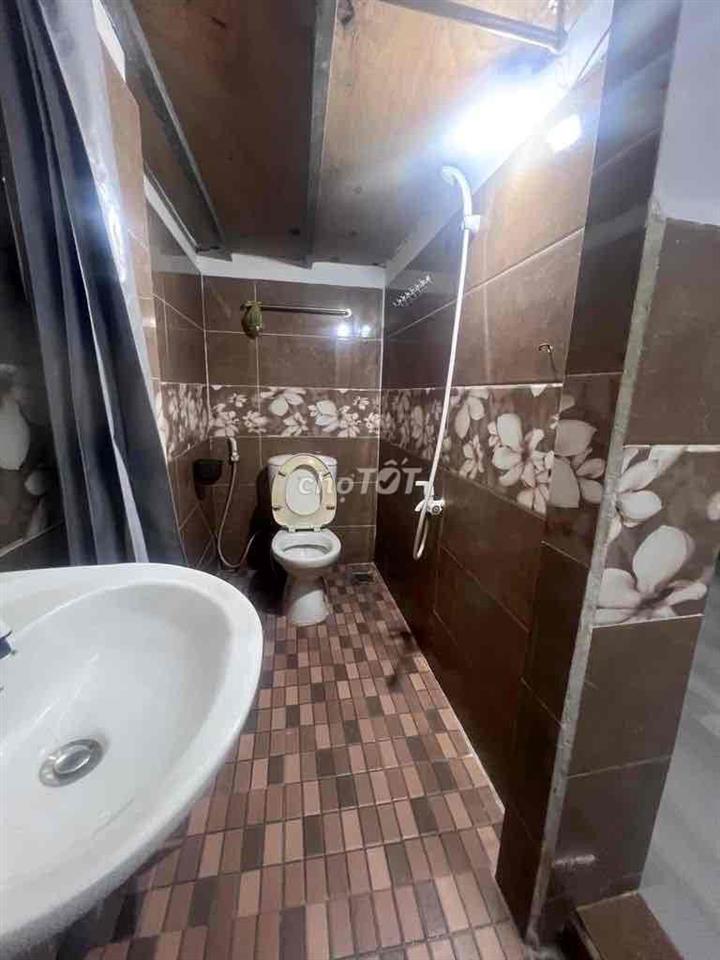 Cho thue phòng dọn vào ở đầu tháng 9
