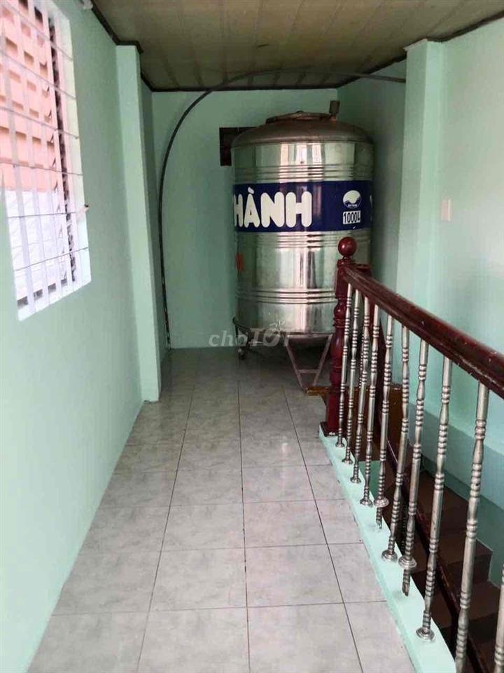 nhà mới sữa chữa,mới ,sạch đẹp,dọn vào là ở