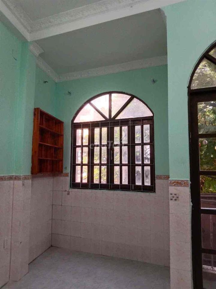 nhà mới sữa chữa,mới ,sạch đẹp,dọn vào là ở