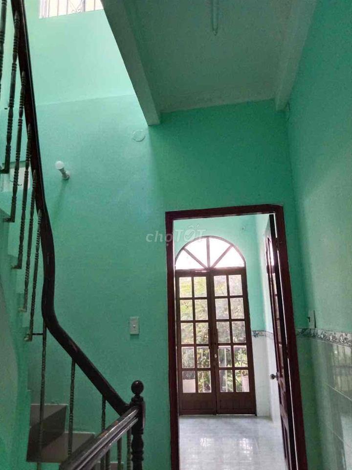 nhà mới sữa chữa,mới ,sạch đẹp,dọn vào là ở