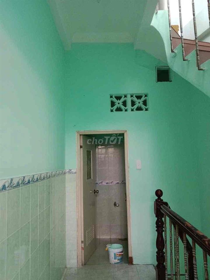 nhà mới sữa chữa,mới ,sạch đẹp,dọn vào là ở