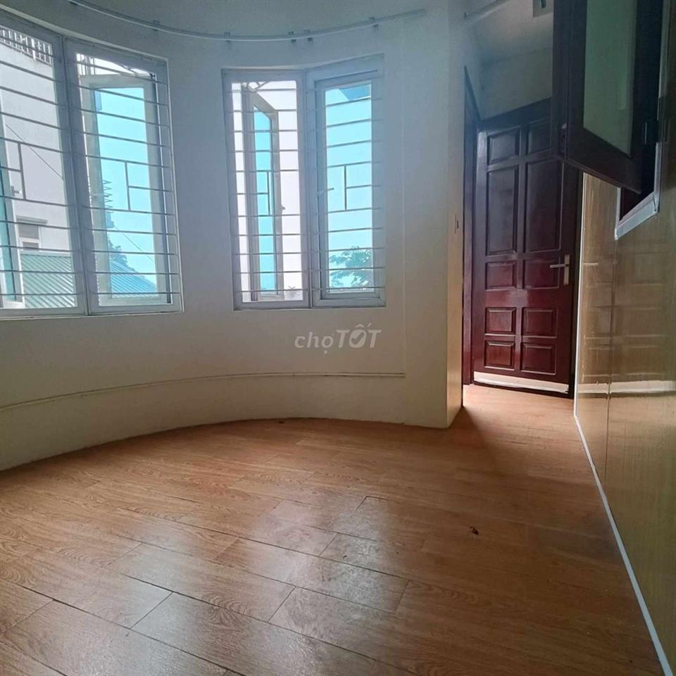 Còn phòng cho sinh viên, người đi làm tại Ngõ 211 phố Khương Trung