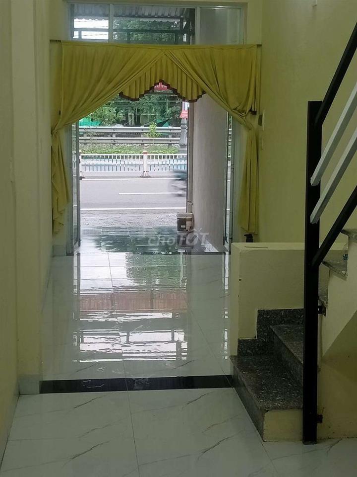 nhà nguyên căn mặt tiền ADV