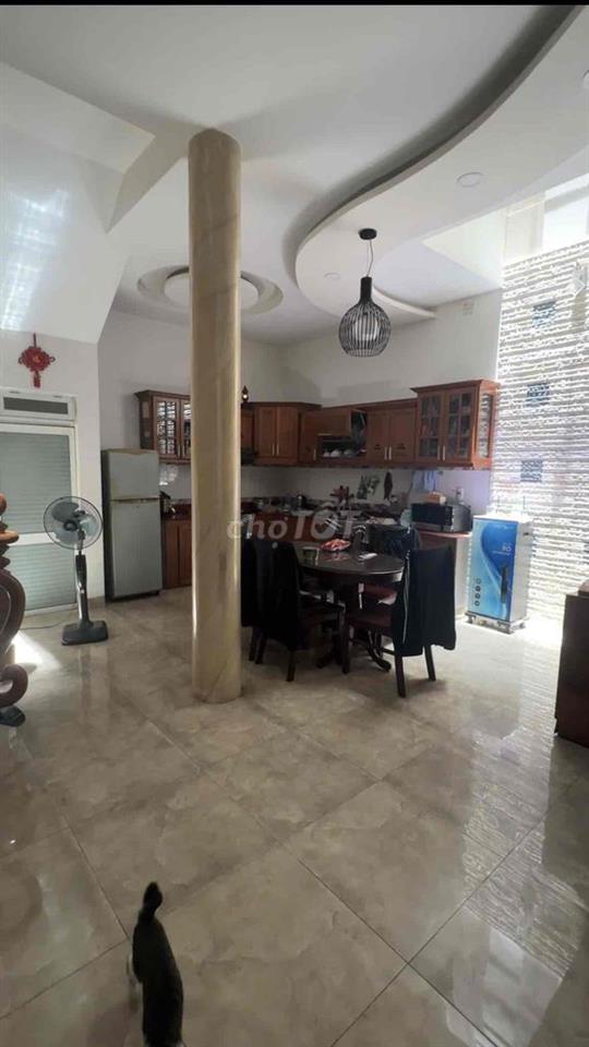 Nhà kiệt ô tô đường Võ Văn Tần cho gia đình thuê lâu dài