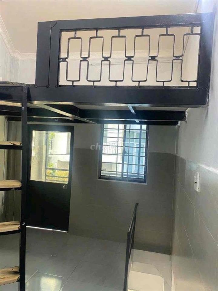 Nhà 3 tầng , 21m2, Ngay Phạm Văn Đồng