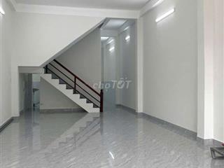 cho thuê nhà mặt tiền Nguyễn Thị Minh khai 25tr 3 tầng