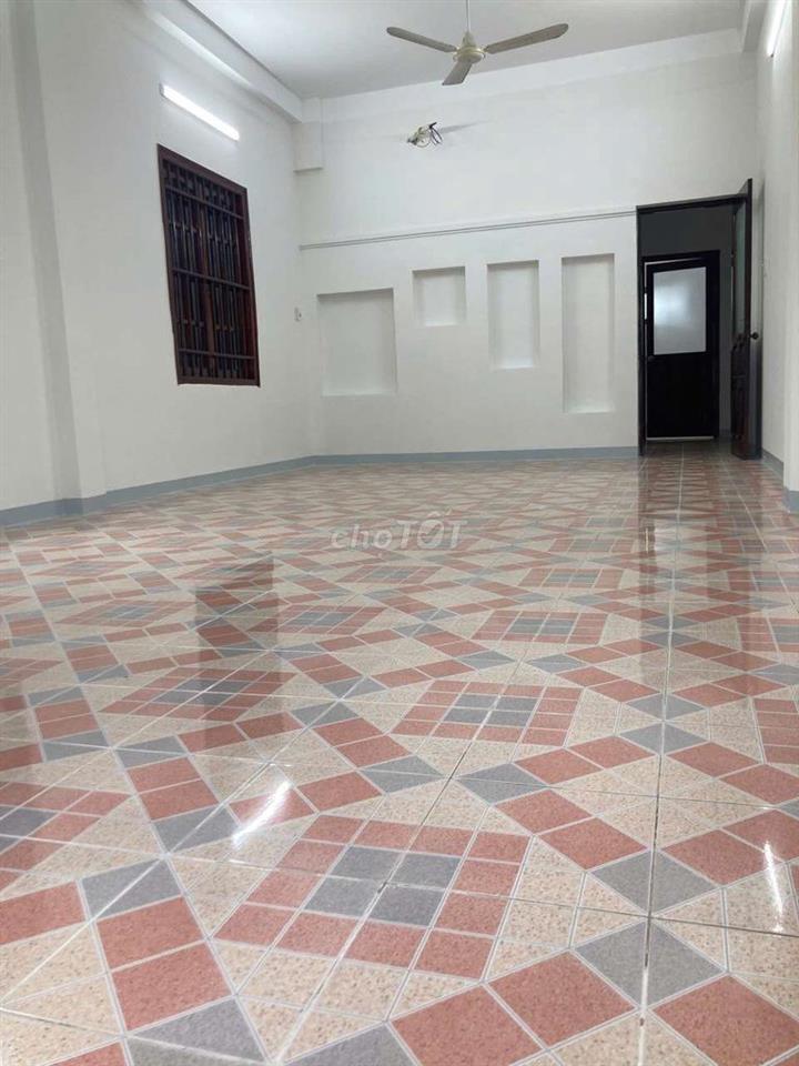 cho thuê nhà mặt tiền Nguyễn Thị Minh khai 25tr 3 tầng