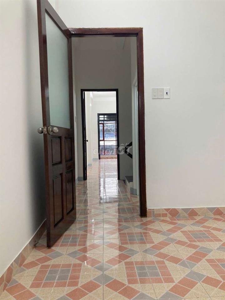 cho thuê nhà mặt tiền Nguyễn Thị Minh khai 25tr 3 tầng
