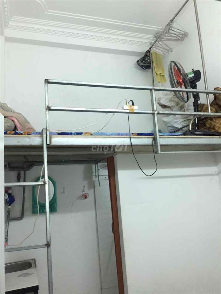 Phòng trống ở 1-2người, an ninh sạch sẽ yên tĩnh, gác, wc, kệ bếp riên