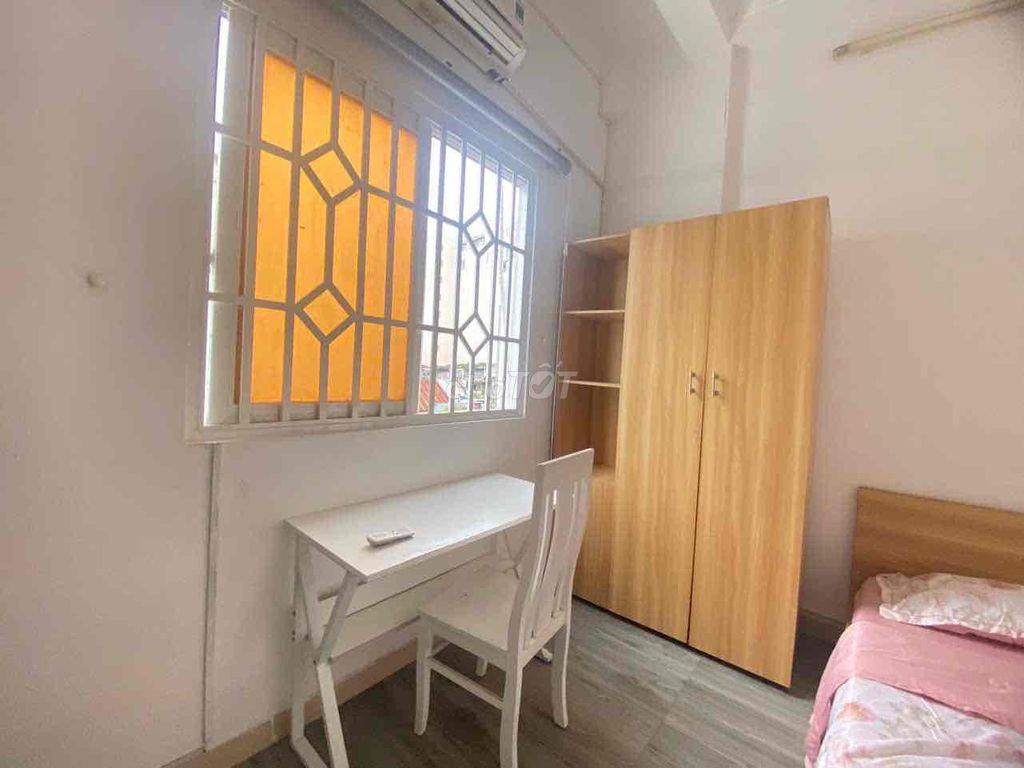 CHDV full nội thất 18m2 ngay trung tâm quận 1 giá sv 4.5tr