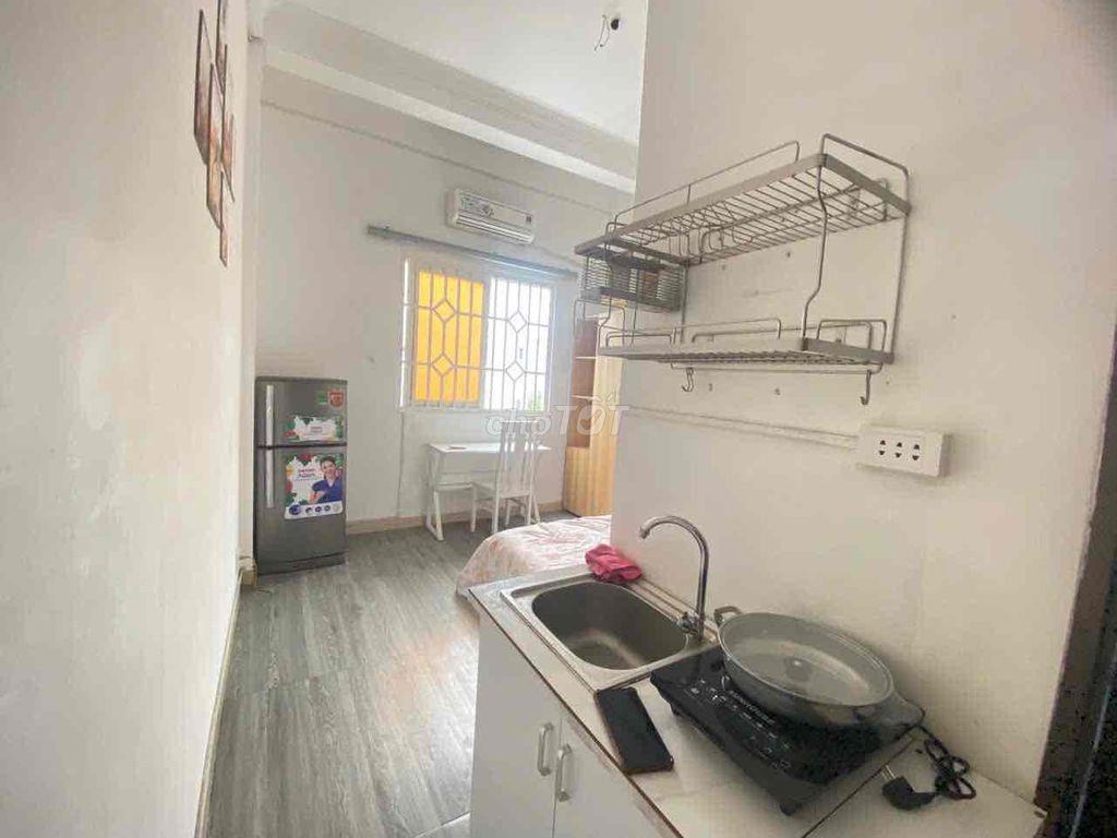 CHDV full nội thất 18m2 ngay trung tâm quận 1 giá sv 4.5tr