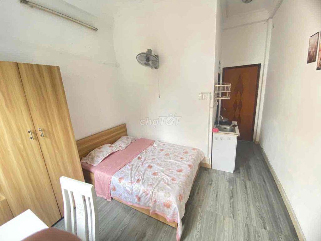CHDV full nội thất 18m2 ngay trung tâm quận 1 giá sv 4.5tr