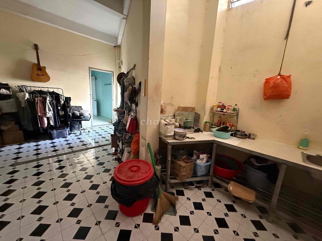 Phòng trọ giá rẻ mặt tiền đường Lạc Long Quân, Có Bếp