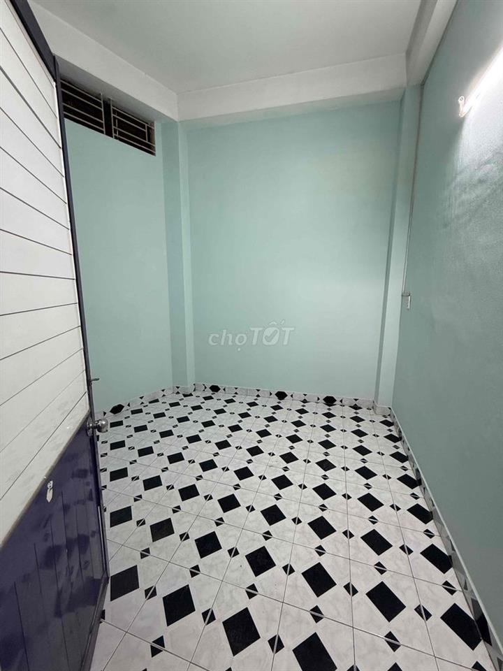 Phòng trọ giá rẻ mặt tiền đường Lạc Long Quân, Có Bếp