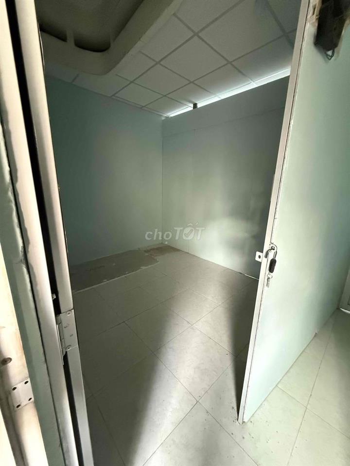 Phòng trọ giá rẻ mặt tiền đường Lạc Long Quân, Có Bếp