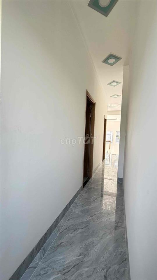 Bán nhà 180m mới xây Trần Văn Mười Đại Hải