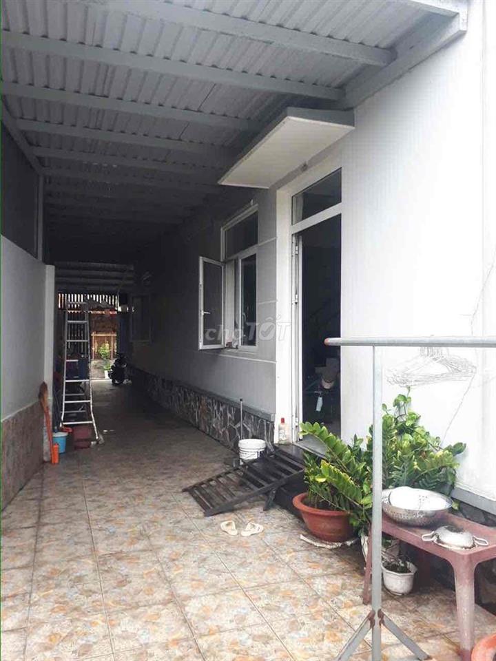Cần bán gấp nhà sổ hồng. Đường nhựa thông
