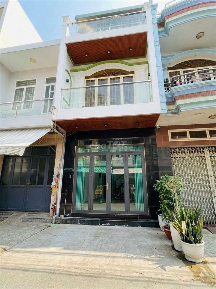 Mặt tiền kinh doanh ngay Aeon, chợ Sơn Kỳ, đường trước nhà 12m.
