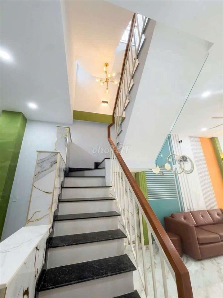 Mặt tiền kinh doanh ngay Aeon, chợ Sơn Kỳ, đường trước nhà 12m.