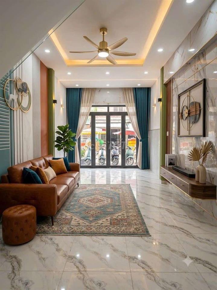 Mặt tiền kinh doanh ngay Aeon, chợ Sơn Kỳ, đường trước nhà 12m.