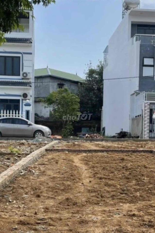 mặt tiền Đỗ Xuân Hợp- Q9  Bán đất  - diện tích 1,1ha