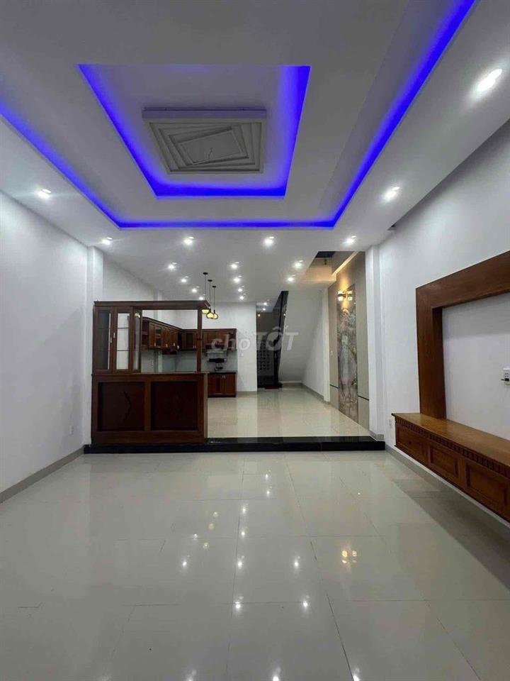 nhà 3 tầng sát biển Bầu Năng 1