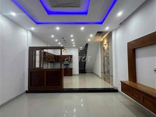 nhà 3 tầng sát biển Bầu Năng 1