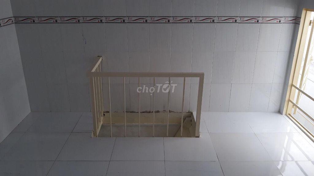 Phòng trọ mặt tiền Trần Hưng Đạo gần cầu quay