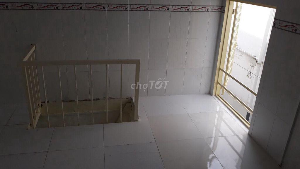 Phòng trọ mặt tiền Trần Hưng Đạo gần cầu quay