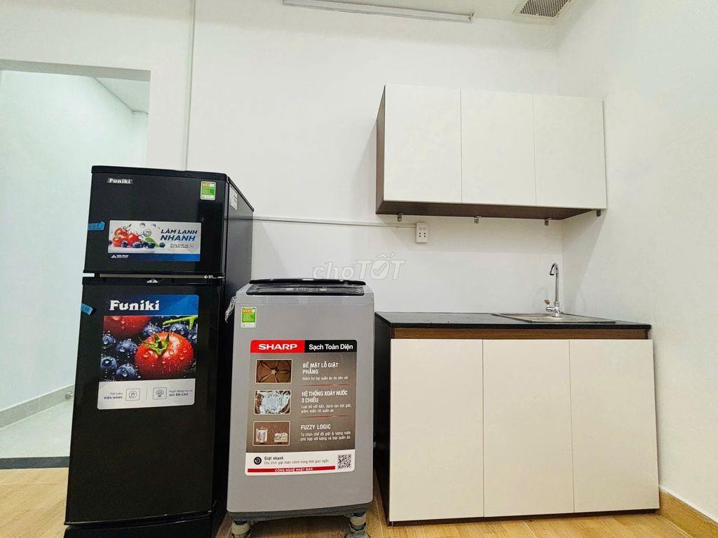 2PN riêng tách bếp full nội thất ban công cửa sổ rộng ở Đặng Thùy Trâm
