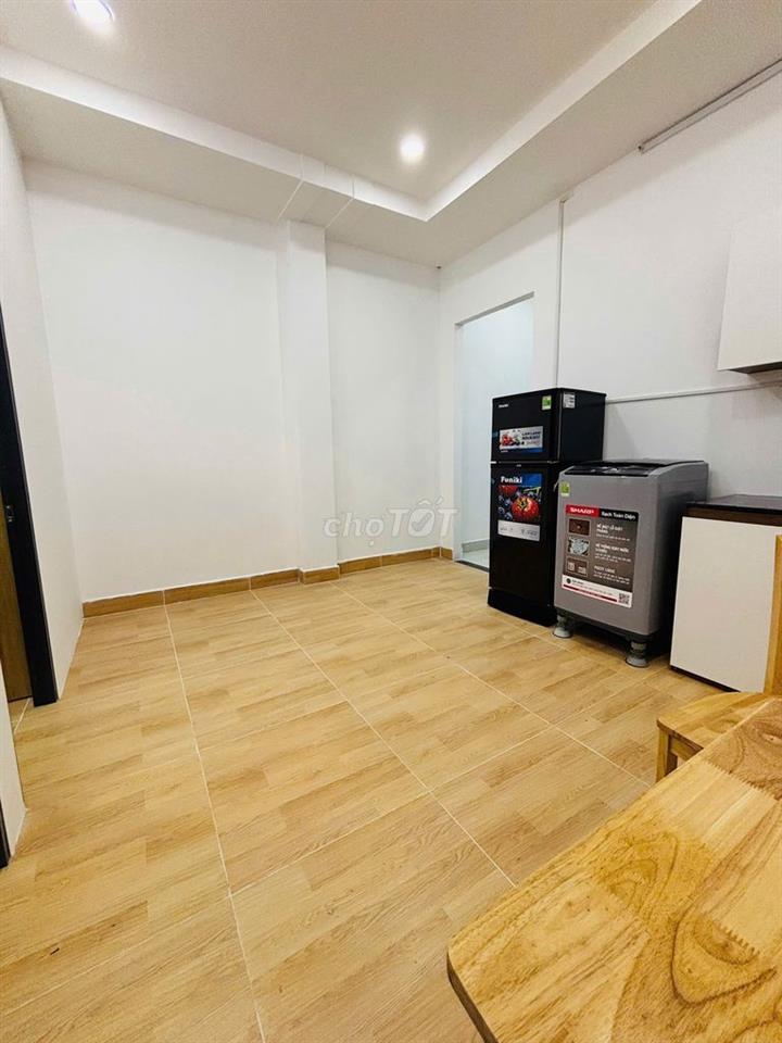 2PN riêng tách bếp full nội thất ban công cửa sổ rộng ở Đặng Thùy Trâm