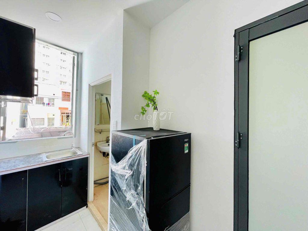 2pn riêng tách bếp cửa sổ trời full nội thất tại bờ kè Trường Sa