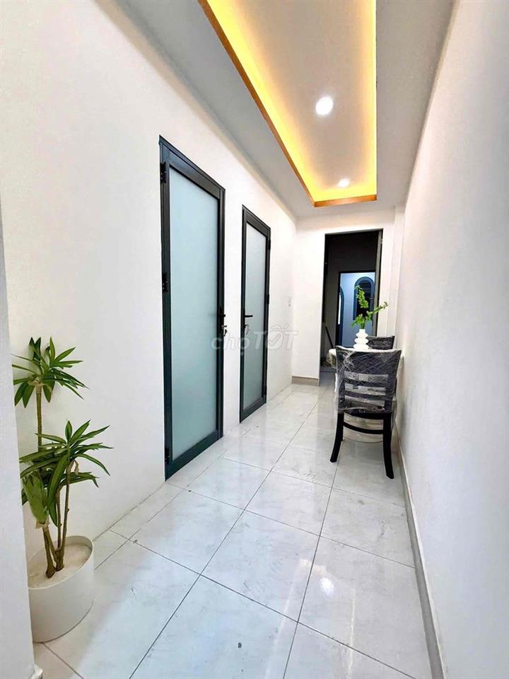 2pn riêng tách bếp cửa sổ trời full nội thất tại bờ kè Trường Sa